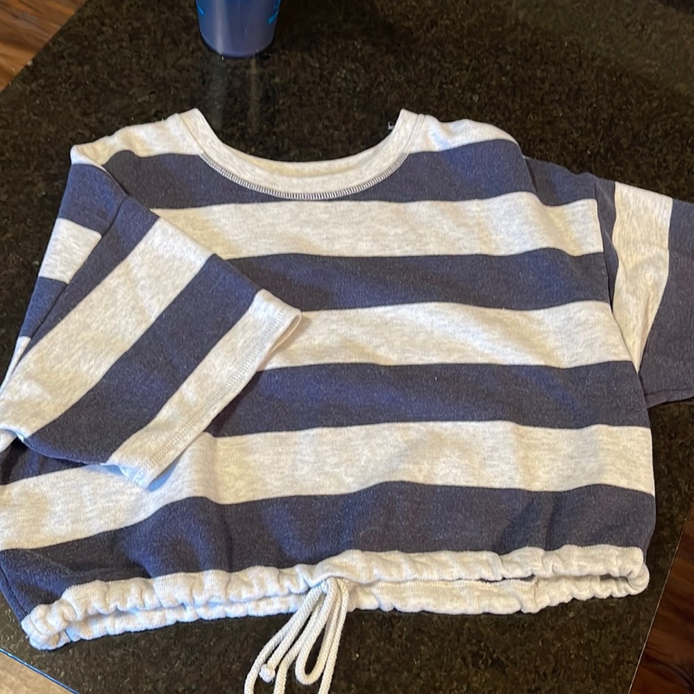 Crop sweatshirt